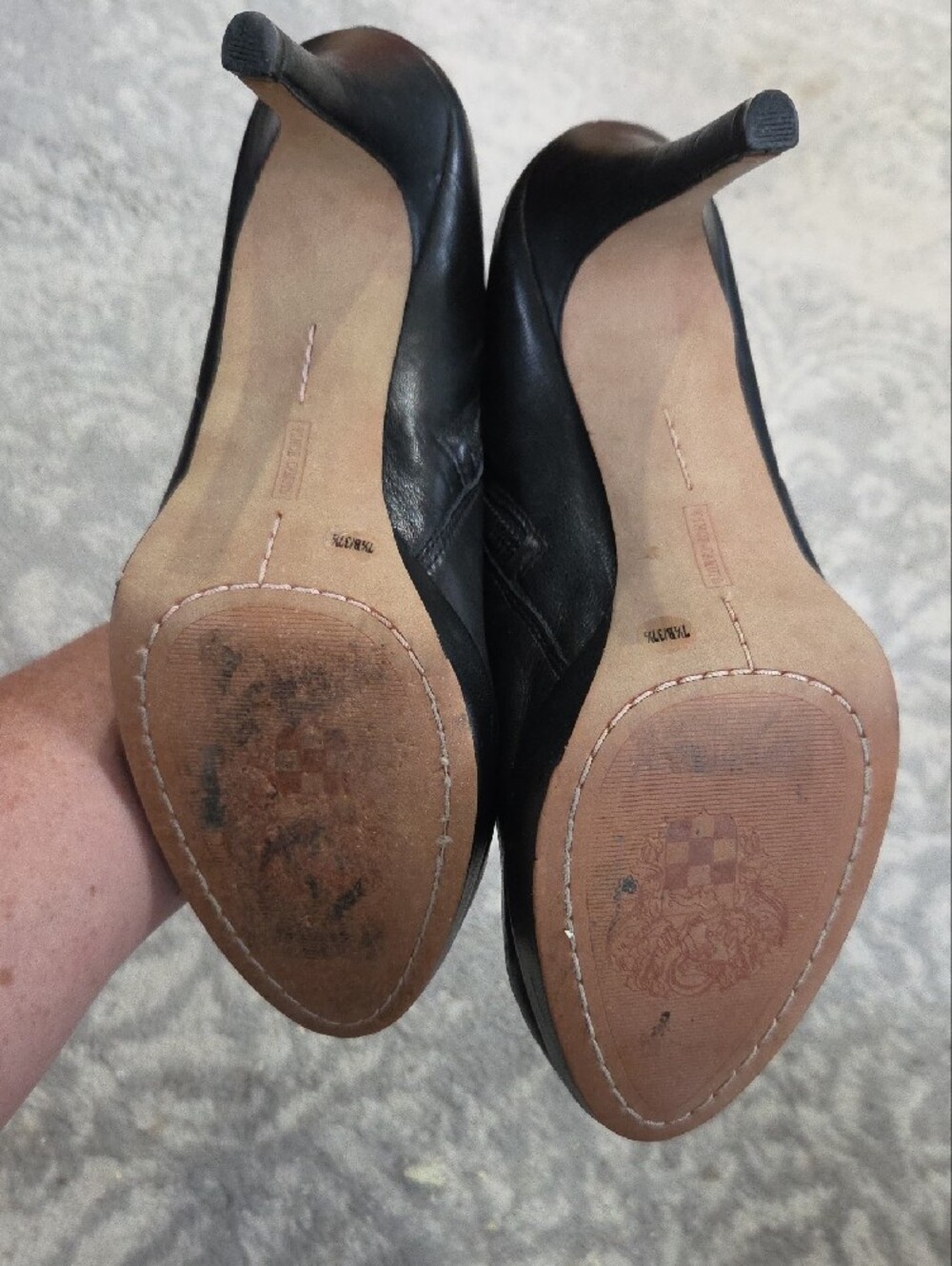 Vince Camuto Black Leather Side-Zip Ankle Booties - Picture 5 of 9